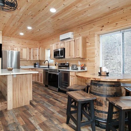Whiskey Barrel W Hot Tub Arcade Game Fire Pit Villa Sevierville Luaran gambar
