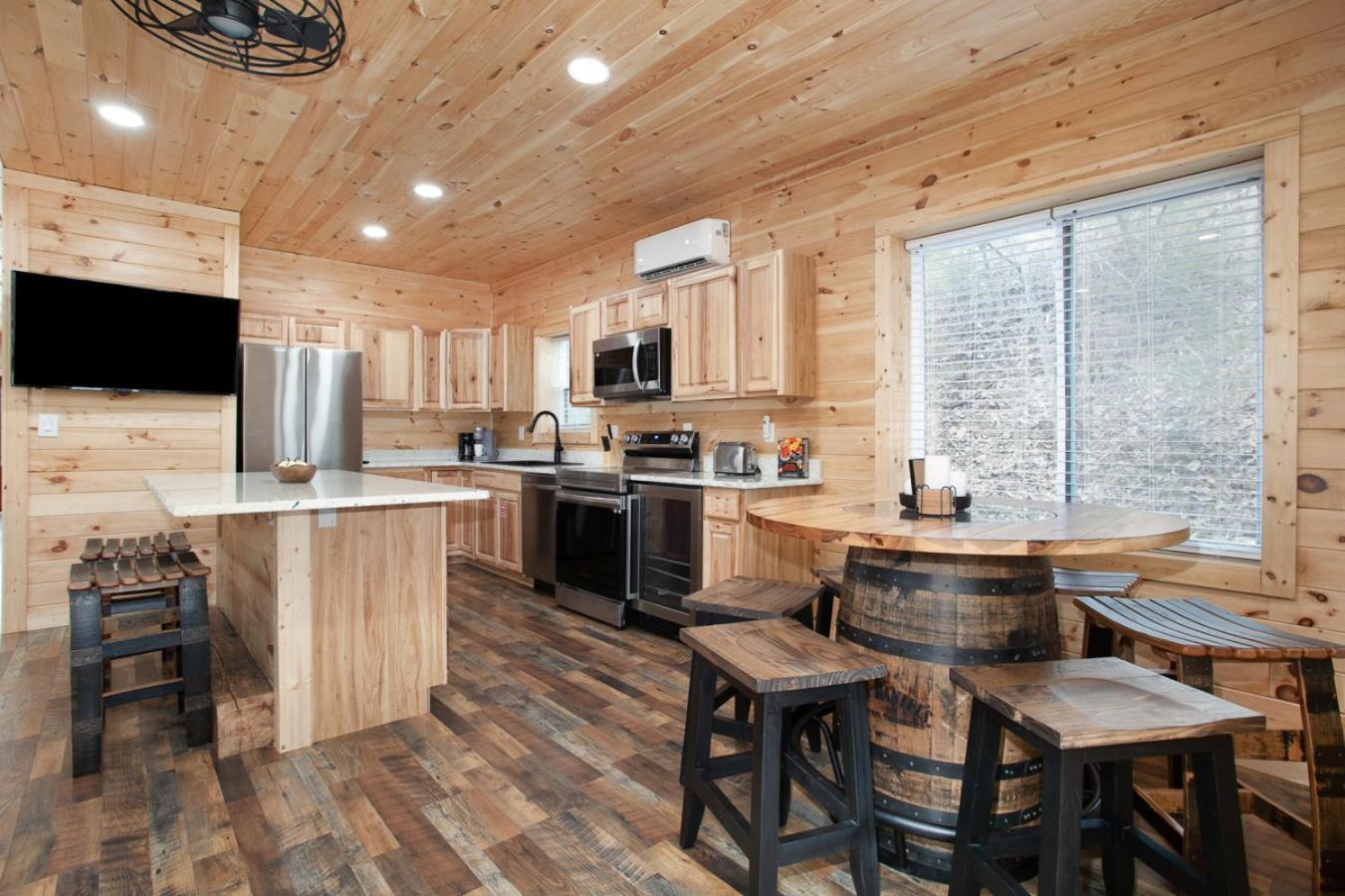 Whiskey Barrel W Hot Tub Arcade Game Fire Pit Villa Sevierville Luaran gambar